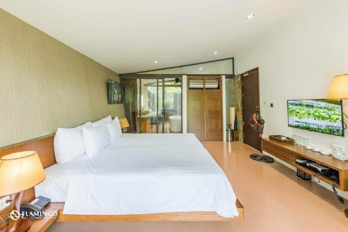 Villa Owner Tai Khu Nghi Duong Sinh Thai Dai Lai Resort Ngoc Quang Esterno foto
